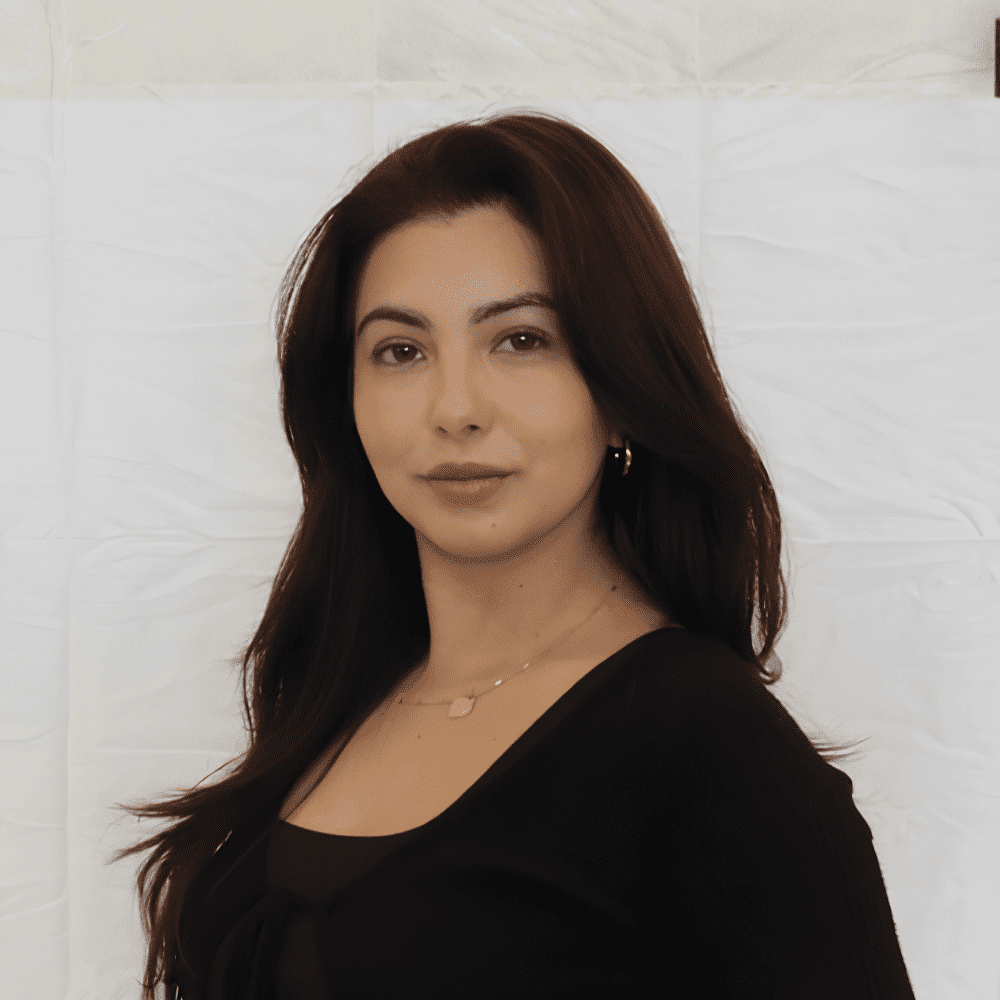 Portrait of Yzma, a professional stylist at 209 Salon and Extensions Studio, showcasing their expertise and style.